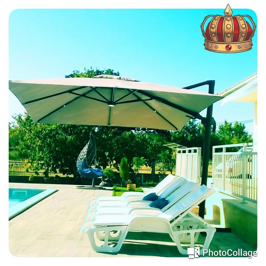 Holiday Home Endi Unesic Luaran gambar