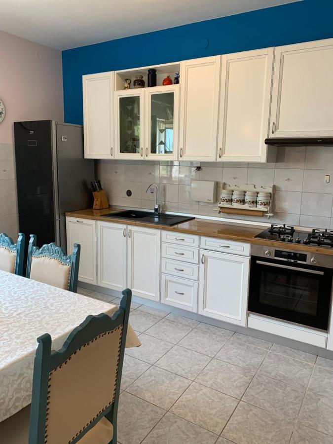 Holiday Home Endi Unesic Luaran gambar