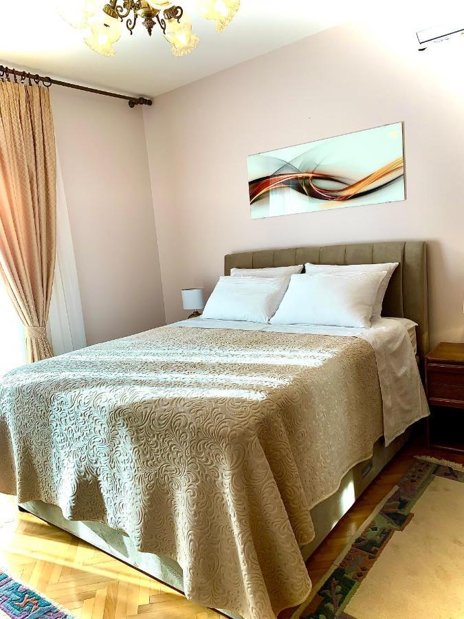 Holiday Home Endi Unesic Luaran gambar